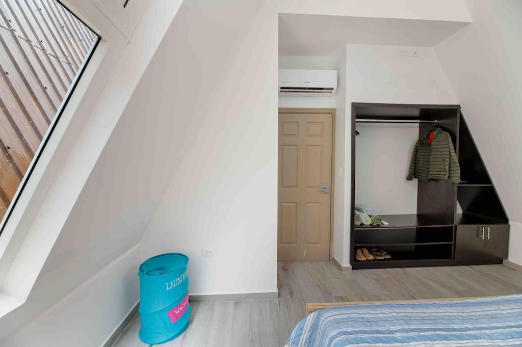 Cozy Beach Villa At The Shores 5 Minutes From The Beach West End Dış mekan fotoğraf