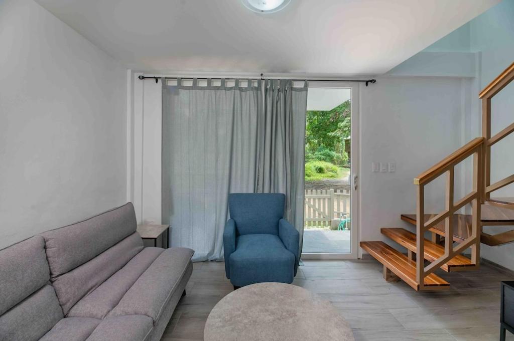 Cozy Beach Villa At The Shores 5 Minutes From The Beach West End Dış mekan fotoğraf